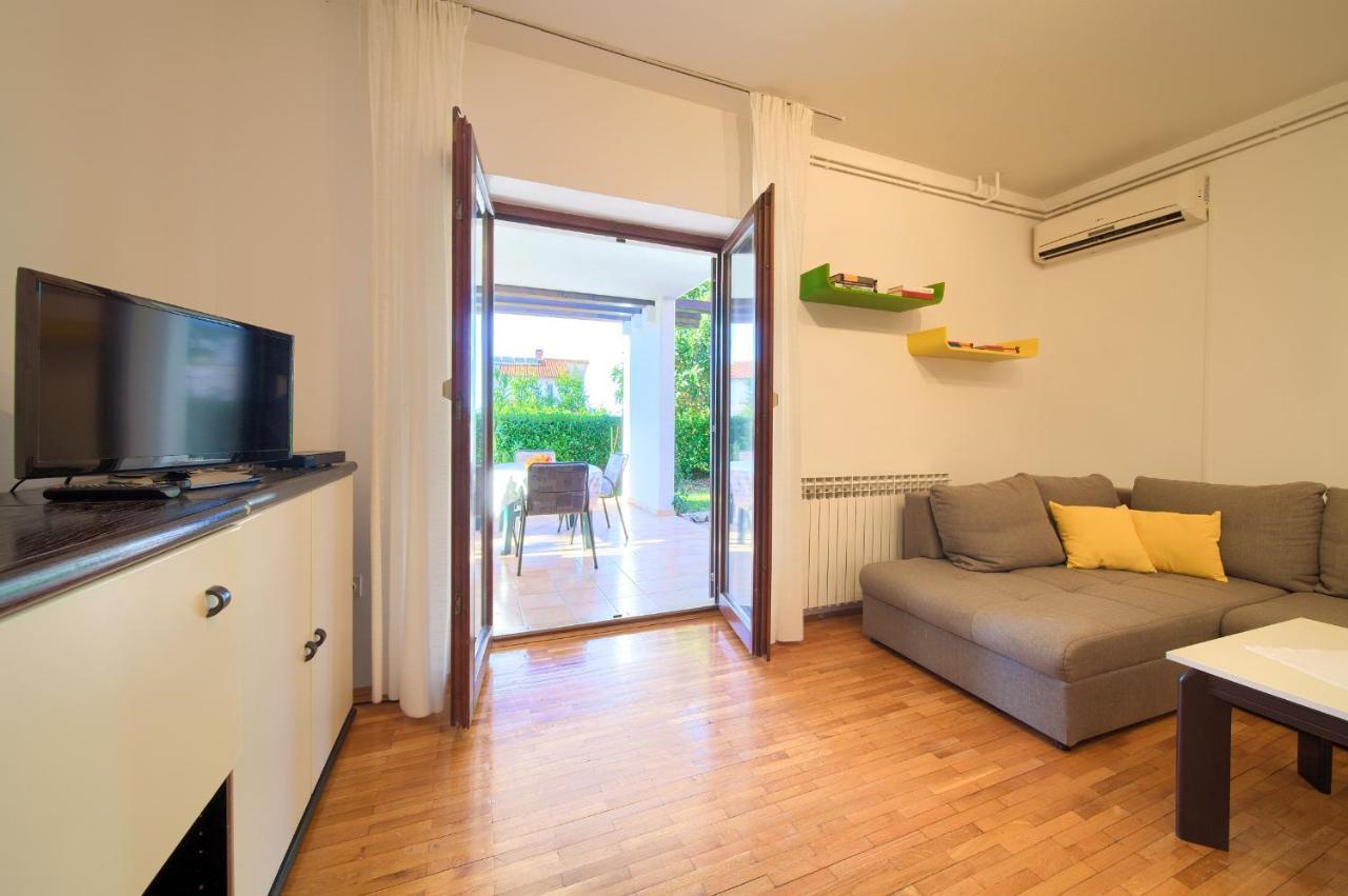 Apartments Meri 奈维斯 外观 照片