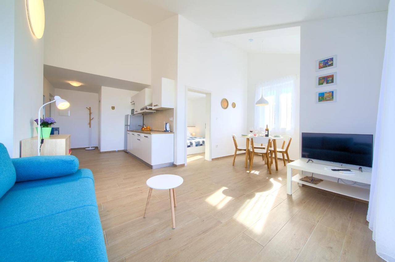 Apartments Meri 奈维斯 外观 照片